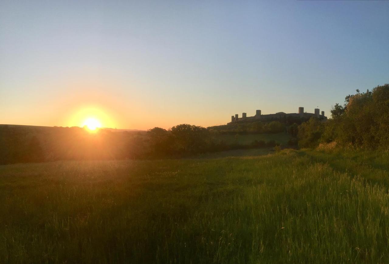 Вілла Monteriggioni Castello Екстер'єр фото