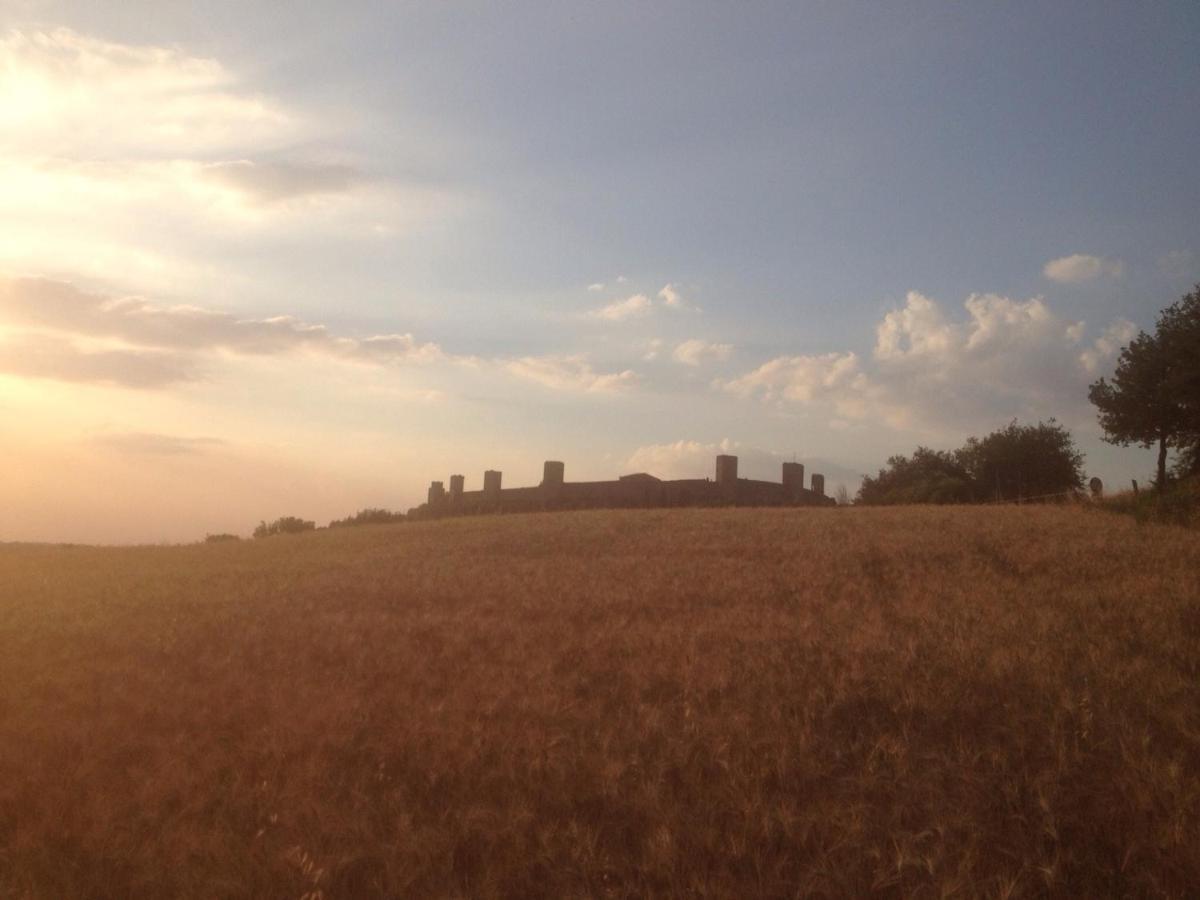 Вілла Monteriggioni Castello Екстер'єр фото