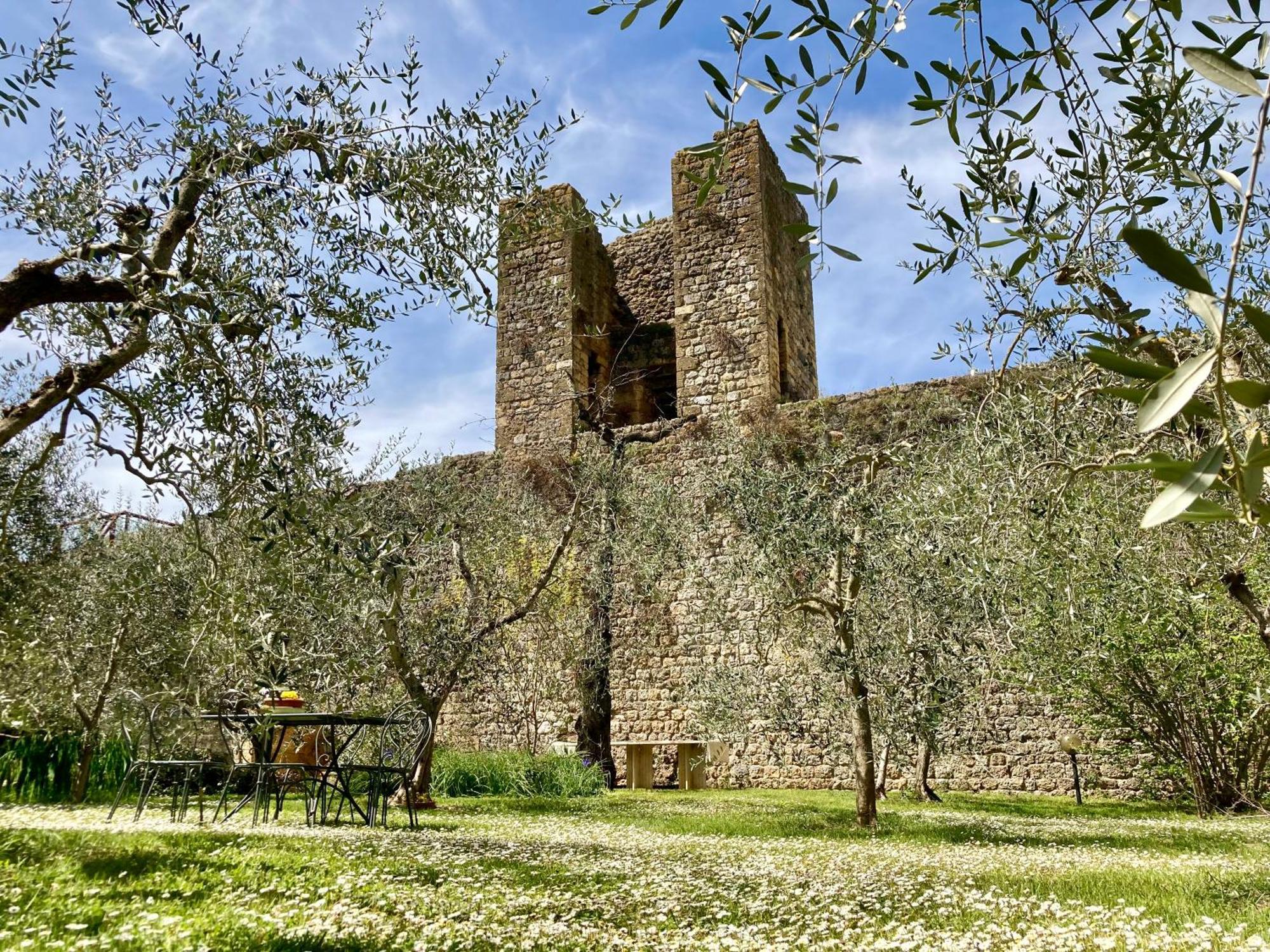 Вілла Monteriggioni Castello Екстер'єр фото